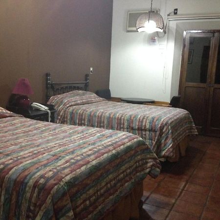 Hotel Posada De Don Jose Retalhuleu Szoba fotó